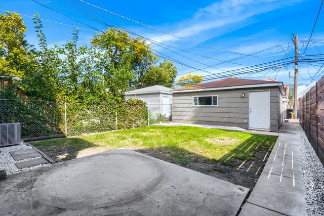 2135 N Kilbourn Avenue, Chicago, IL 60639