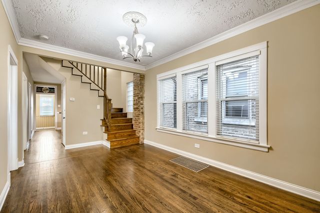 2135 N Kilbourn Avenue, Chicago, IL 60639