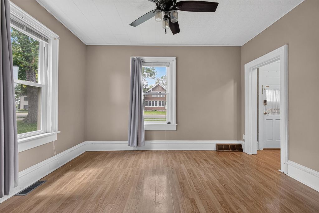 317 S 4th Street, Le Sueur, MN 56058 — photo 4