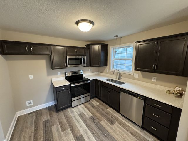 13 Echo Ridge, Oak Grove, KY 42262