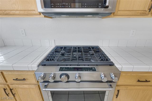 8756 Harvest Valley Avenue, Las Vegas, NV 89129