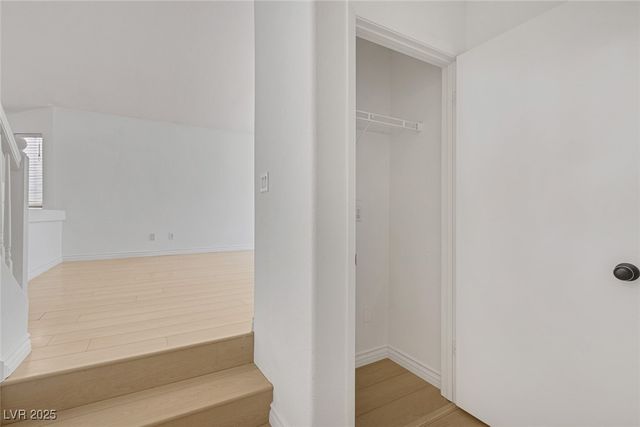 8756 Harvest Valley Avenue, Las Vegas, NV 89129