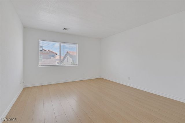 8756 Harvest Valley Avenue, Las Vegas, NV 89129