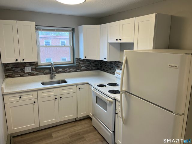 32 Cook Avenue C22, Meriden, CT 06451