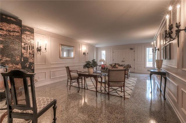 8361 SOMERSET Drive 303, Prairie Village, KS 66207