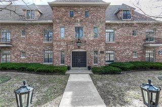 8361 SOMERSET Drive 303, Prairie Village, KS 66207