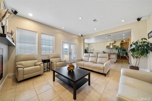 5040 E Avenue T8, Palmdale, CA 93552