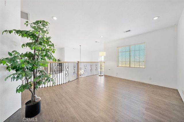 5040 E Avenue T8, Palmdale, CA 93552