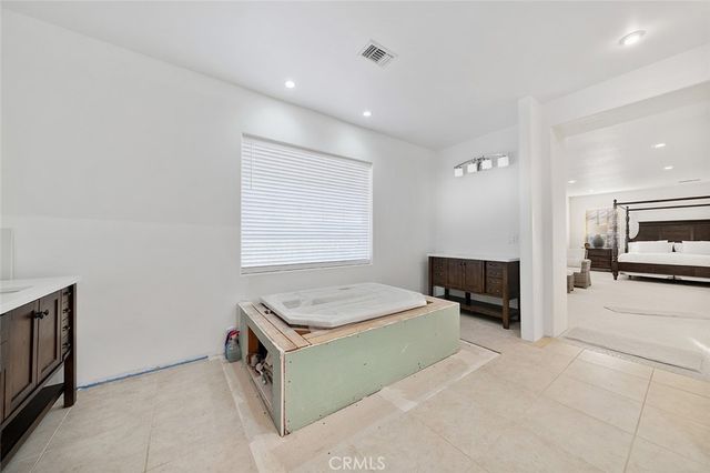 5040 E Avenue T8, Palmdale, CA 93552