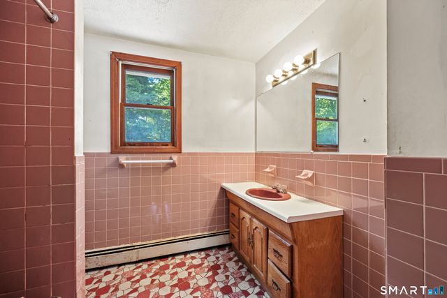 521 West Wolcott Avenue, Windsor, CT 06095