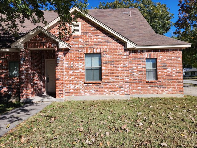 130 Del Rio Avenue A, Benbrook, TX 76126