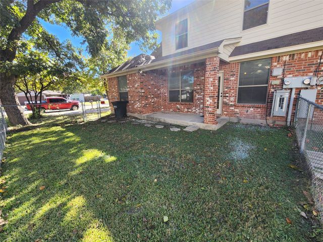 130 Del Rio Avenue A, Benbrook, TX 76126