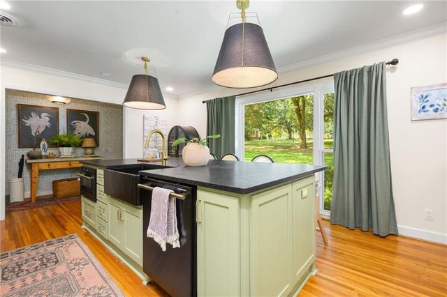 3758 Camellia Drive E, Mobile, AL 36693