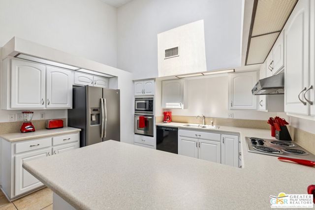 2671 N Whitewater Club Drive, Palm Springs, CA 92262