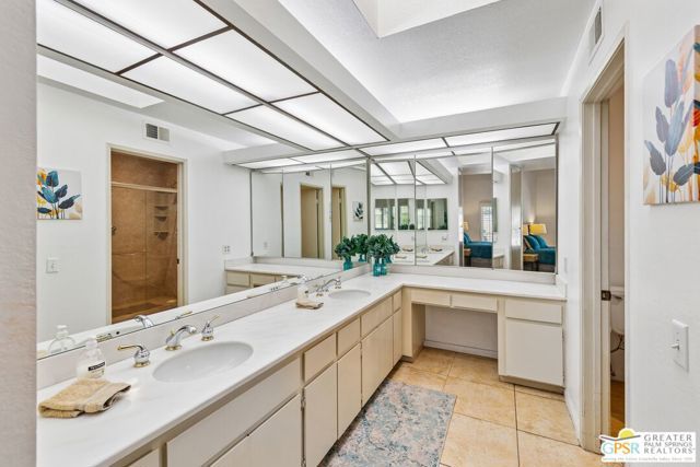 2671 N Whitewater Club Drive, Palm Springs, CA 92262