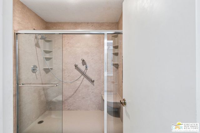 2671 N Whitewater Club Drive, Palm Springs, CA 92262