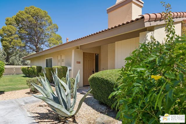 2671 N Whitewater Club Drive, Palm Springs, CA 92262