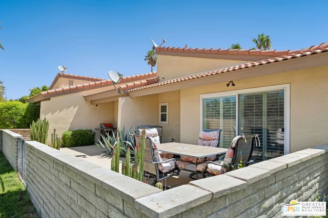 2671 N Whitewater Club Drive, Palm Springs, CA 92262