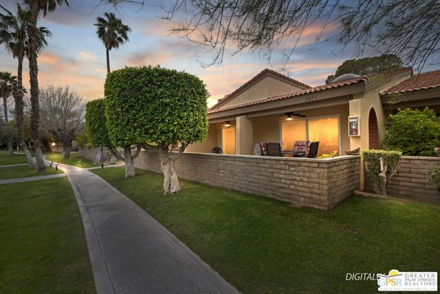 2671 N Whitewater Club Drive, Palm Springs, CA 92262
