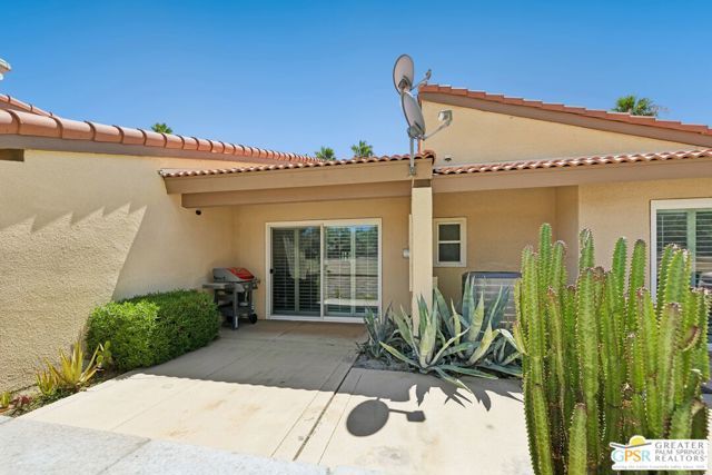 2671 N Whitewater Club Drive, Palm Springs, CA 92262