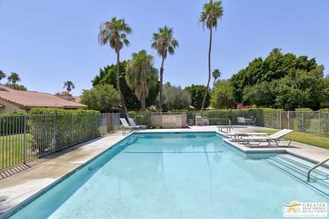 2671 N Whitewater Club Drive, Palm Springs, CA 92262