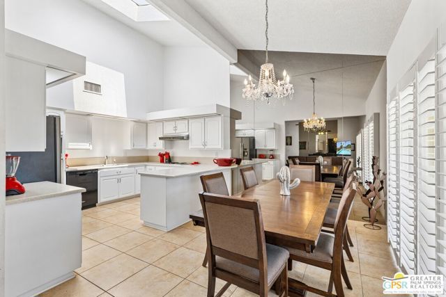 2671 N Whitewater Club Drive, Palm Springs, CA 92262