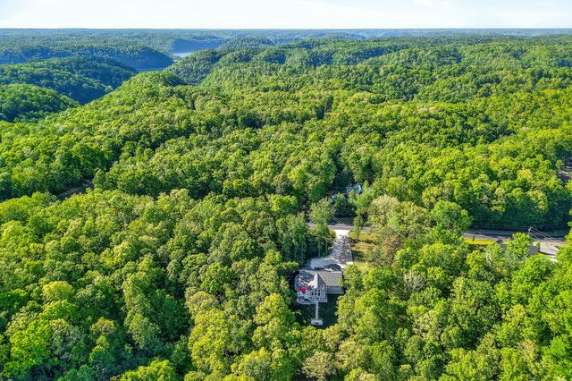 567 Riverwatch Trce, Sparta, TN 38583