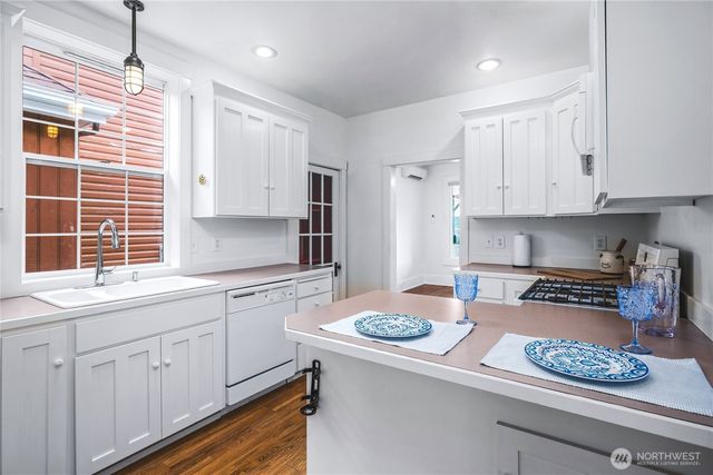 1517 6th Street, Anacortes, WA 98221