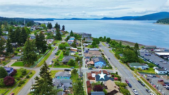 1517 6th Street, Anacortes, WA 98221
