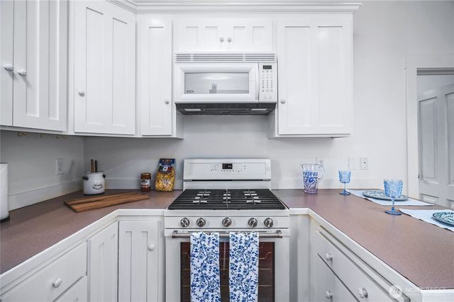 1517 6th Street, Anacortes, WA 98221