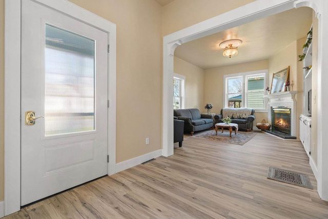 180 S BEEBE AVENUE, Peshtigo, WI 54157