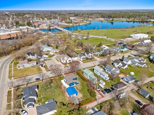 180 S BEEBE AVENUE, Peshtigo, WI 54157