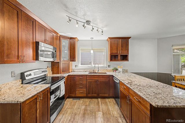 6242 S Robb Way, Littleton, CO 80127
