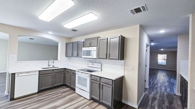 9302 Longmire, San Antonio, TX 78245