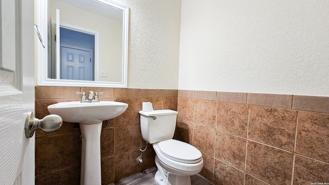 9302 Longmire, San Antonio, TX 78245