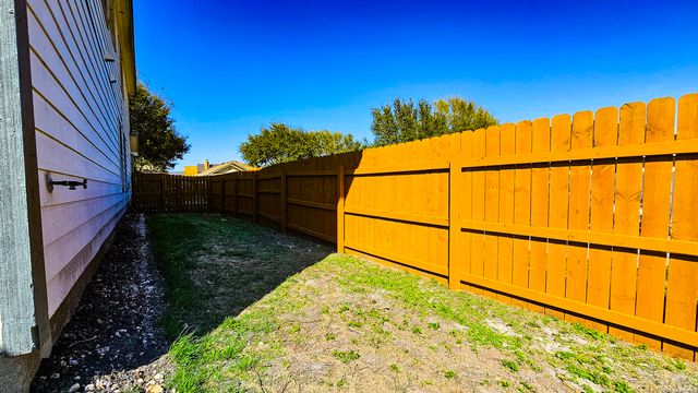 9302 Longmire, San Antonio, TX 78245