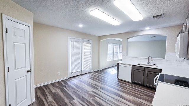 9302 Longmire, San Antonio, TX 78245