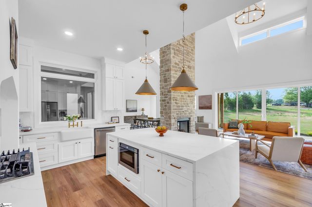 541 E Airport Road, Greer, SC 29651