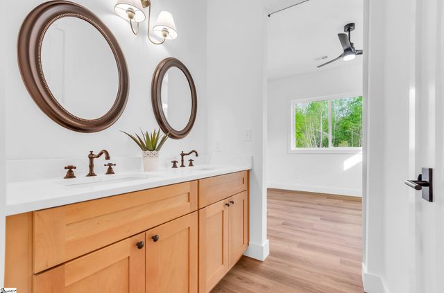 541 E Airport Road, Greer, SC 29651