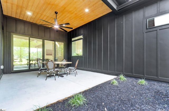 541 E Airport Road, Greer, SC 29651