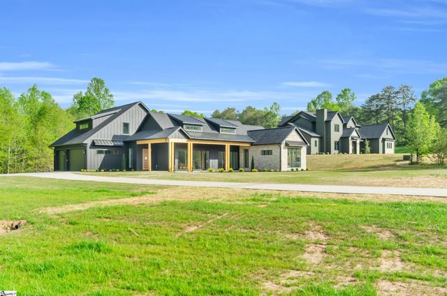 541 E Airport Road, Greer, SC 29651