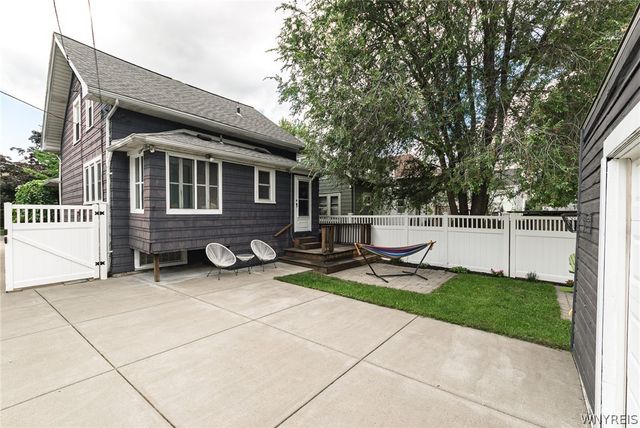 35 Montrose Avenue, Buffalo, NY 14214