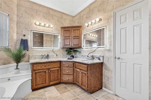 1113 Arapahoe Drive, Van Buren, AR 72956