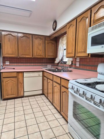 3804 Hilton Avenue NE, Albuquerque, NM 87110