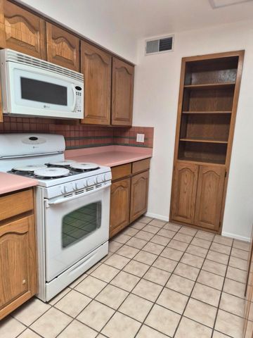 3804 Hilton Avenue NE, Albuquerque, NM 87110