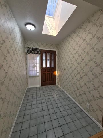 3804 Hilton Avenue NE, Albuquerque, NM 87110