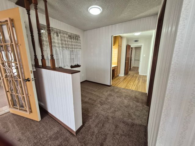 3804 Hilton Avenue NE, Albuquerque, NM 87110