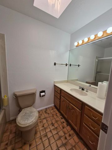 3804 Hilton Avenue NE, Albuquerque, NM 87110