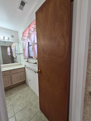 3804 Hilton Avenue NE, Albuquerque, NM 87110