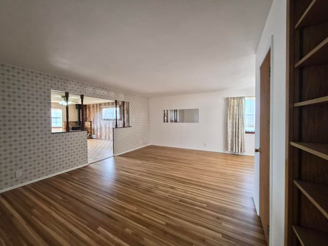 3804 Hilton Avenue NE, Albuquerque, NM 87110